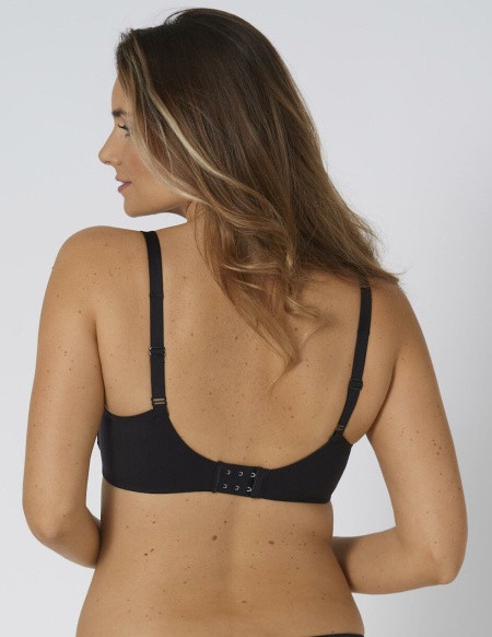 Triumph Body Make-Up Soft Touch P EX Non-Wired Padded Bra Neutral Beige 38AA  CS : : Clothing, Shoes & Accessories
